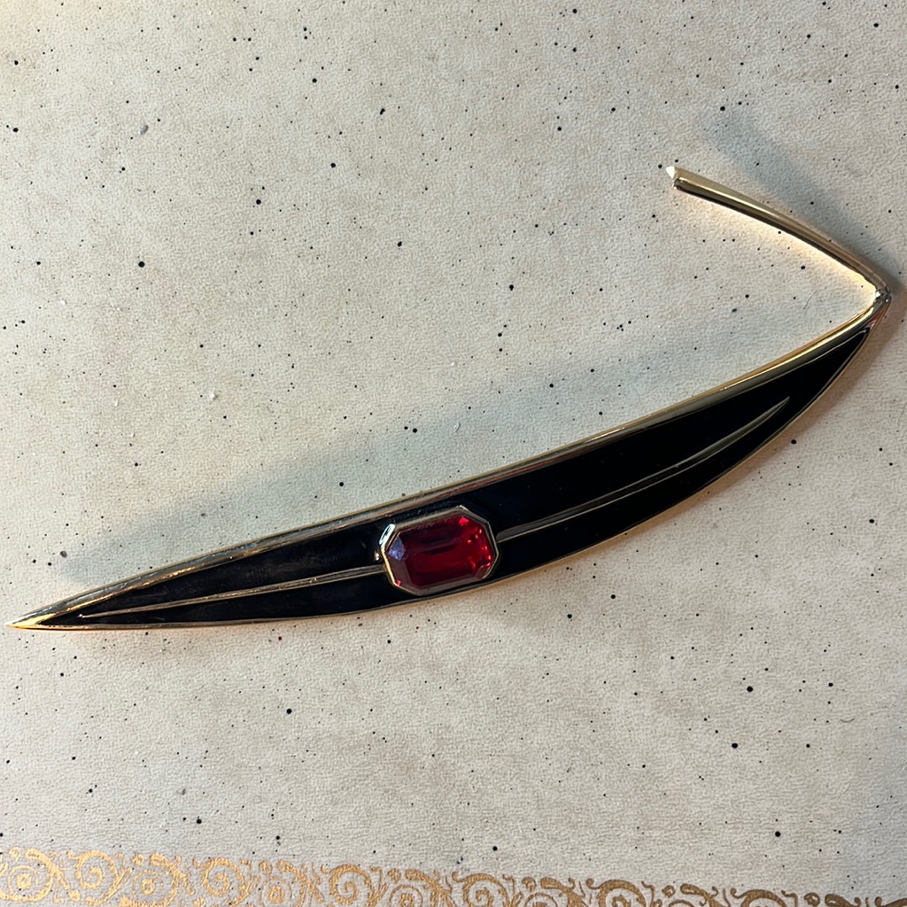 Vintage Valentino Brooch 64$